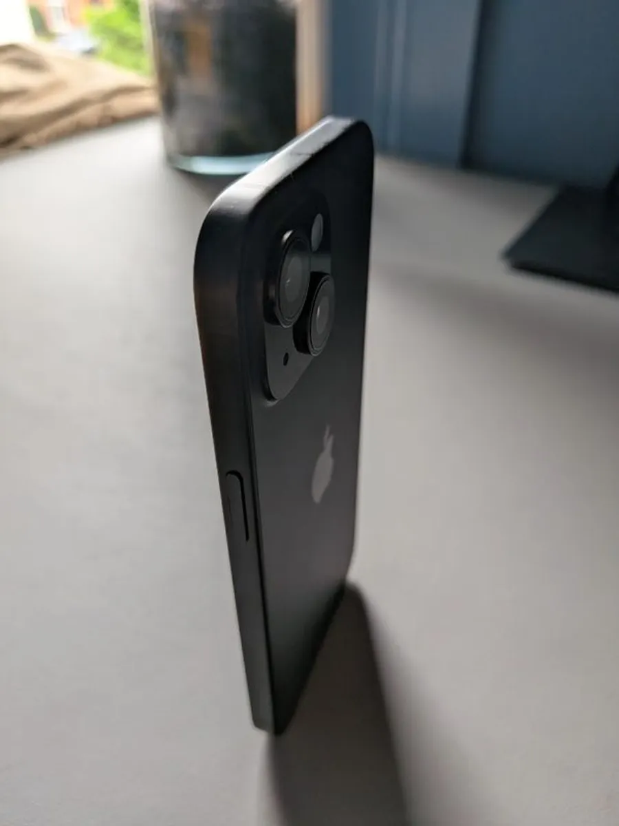 IPhone 15 - 128gb Excellent Condition - 100% Battery Health - Image 3