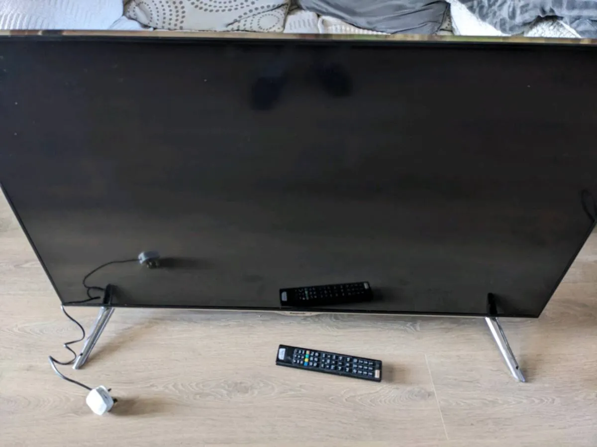 TV - 48 inch none smart. - Image 2