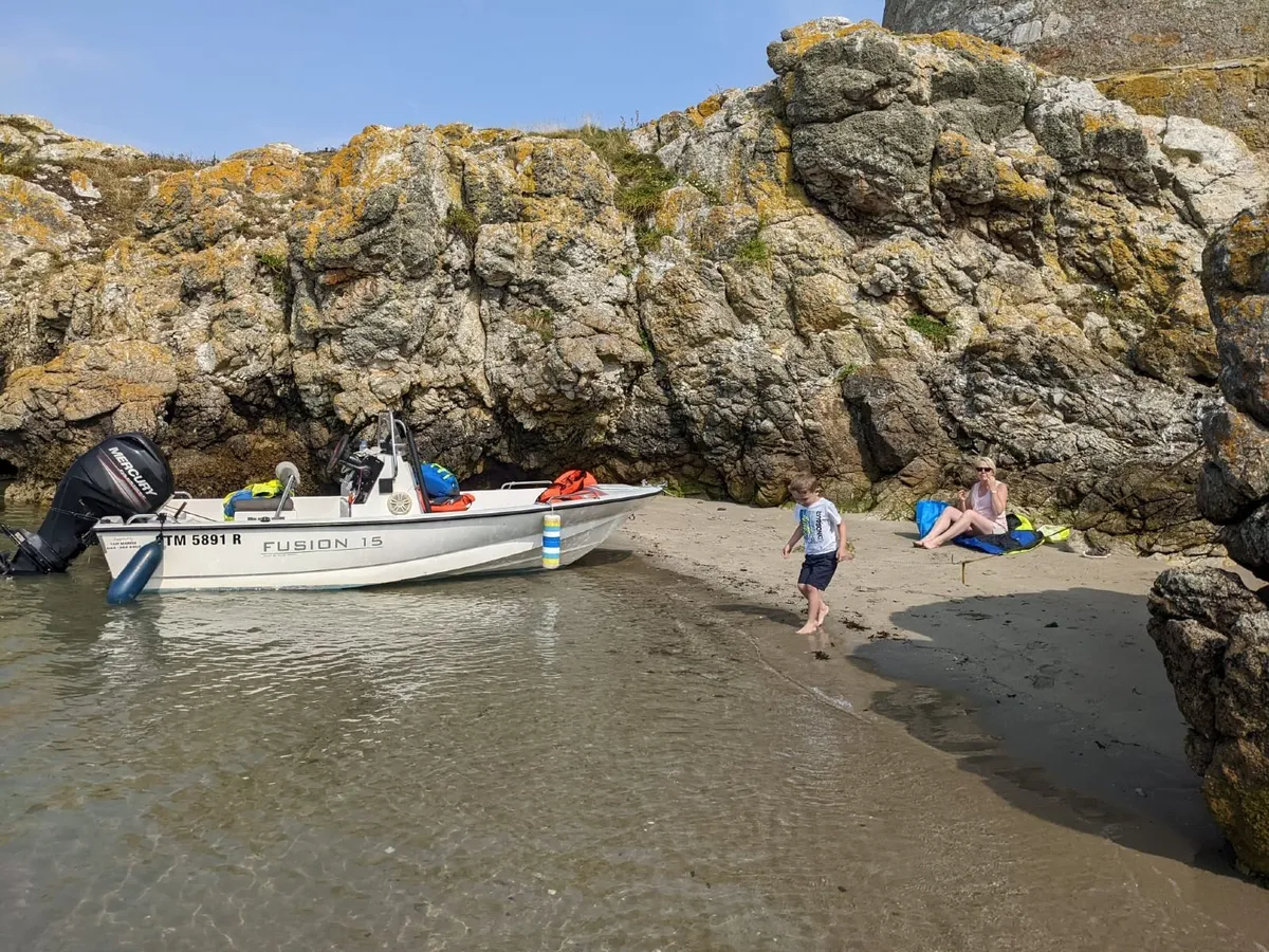 Fusion 15 angling/ski boat - Image 4