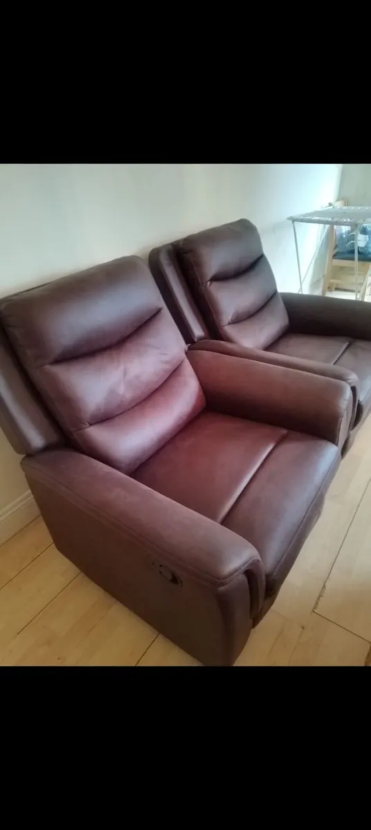 2 leather recliners-excellent condition - Image 2