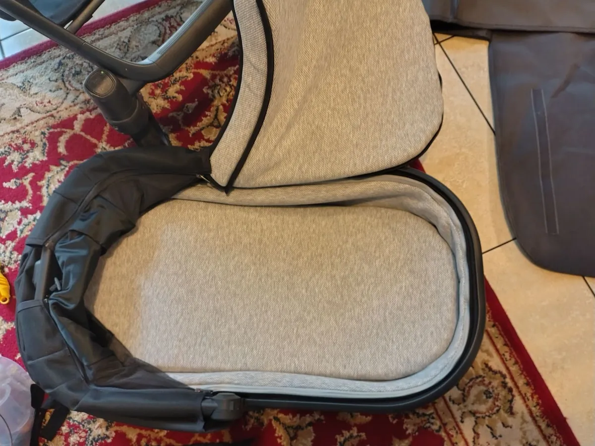 Baby Buggy Vista V2 - Image 4