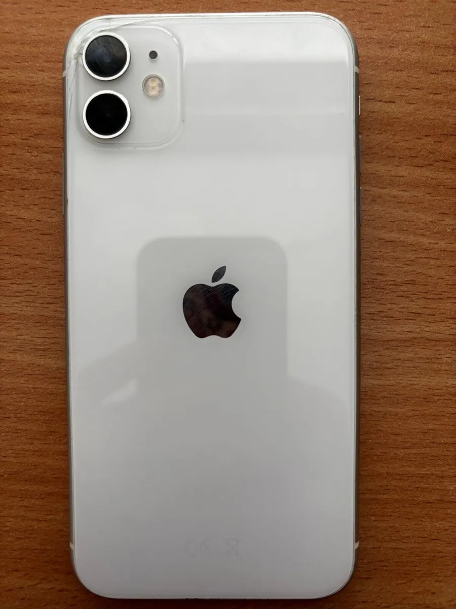 Apple iPhone 11 64GB - Image 3