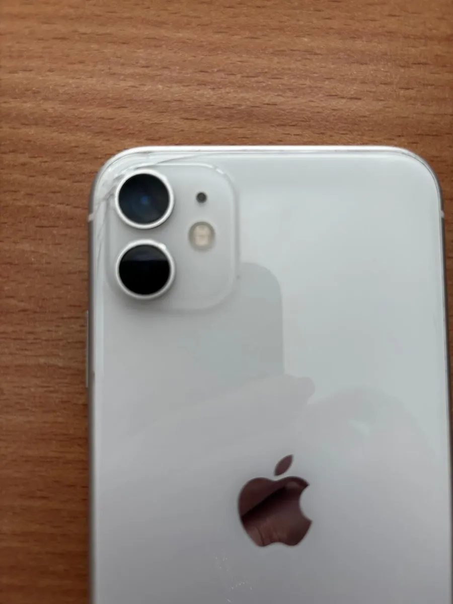 Apple iPhone 11 64GB - Image 4