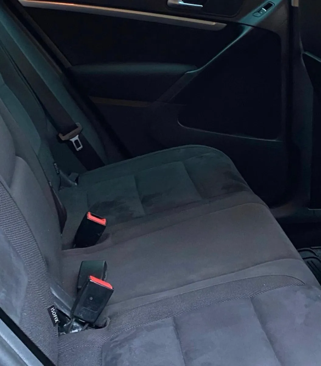 Car - Image 4