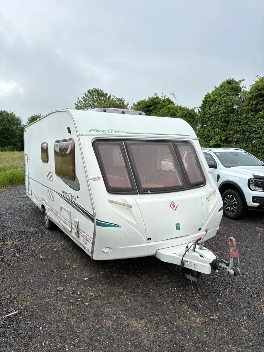 Abbey Freestyle 6 Berth Fixed Bunkbed Caravan - Image 2