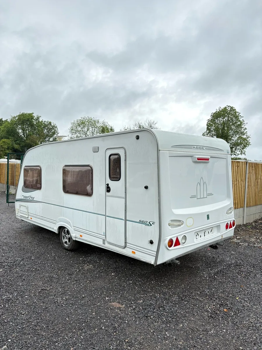 Abbey Freestyle 6 Berth Fixed Bunkbed Caravan - Image 3