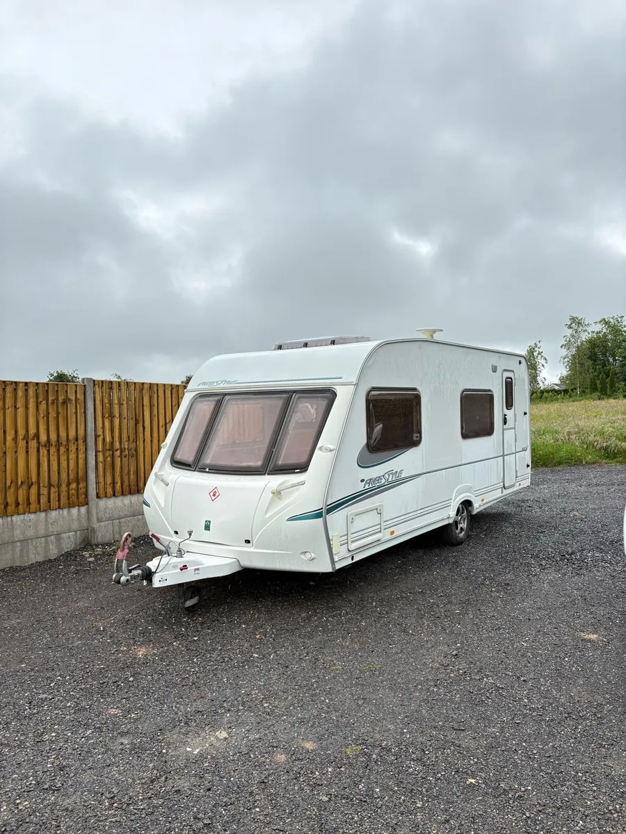 Abbey Freestyle 6 Berth Fixed Bunkbed Caravan - Image 1