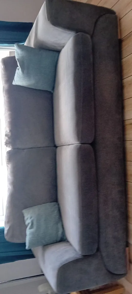 Couch - Image 2