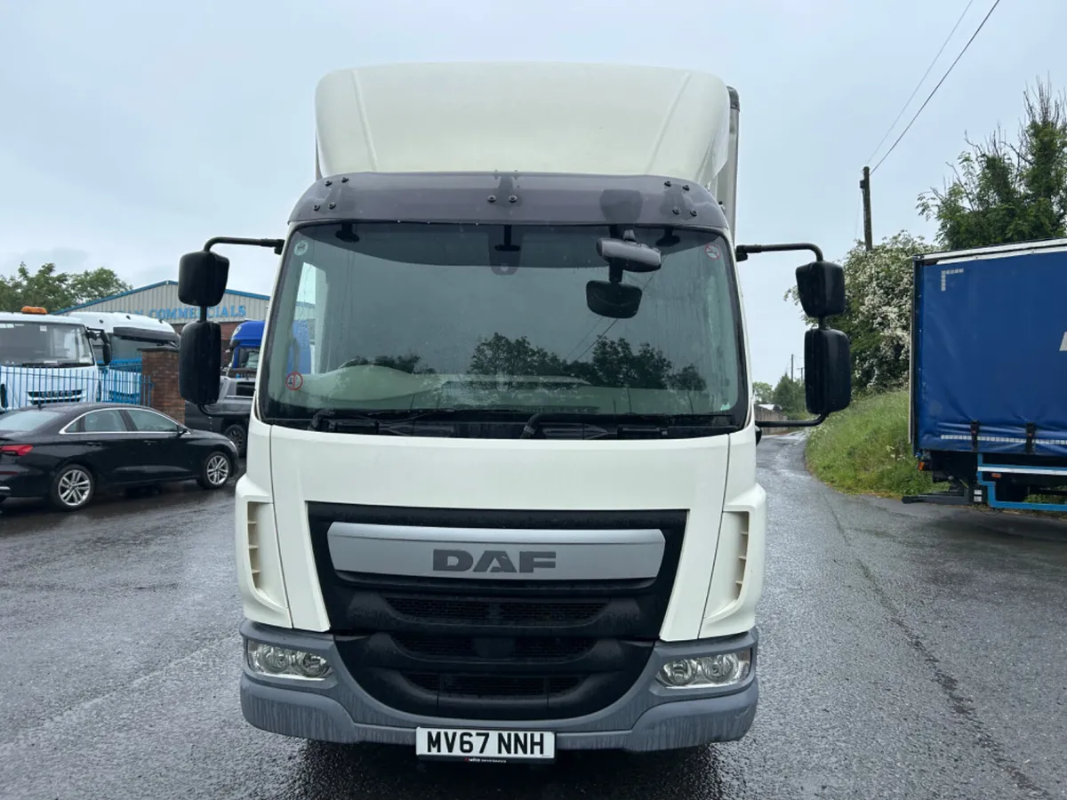 2017 Daf lf150 7.5 ton box with tail lift - Image 2