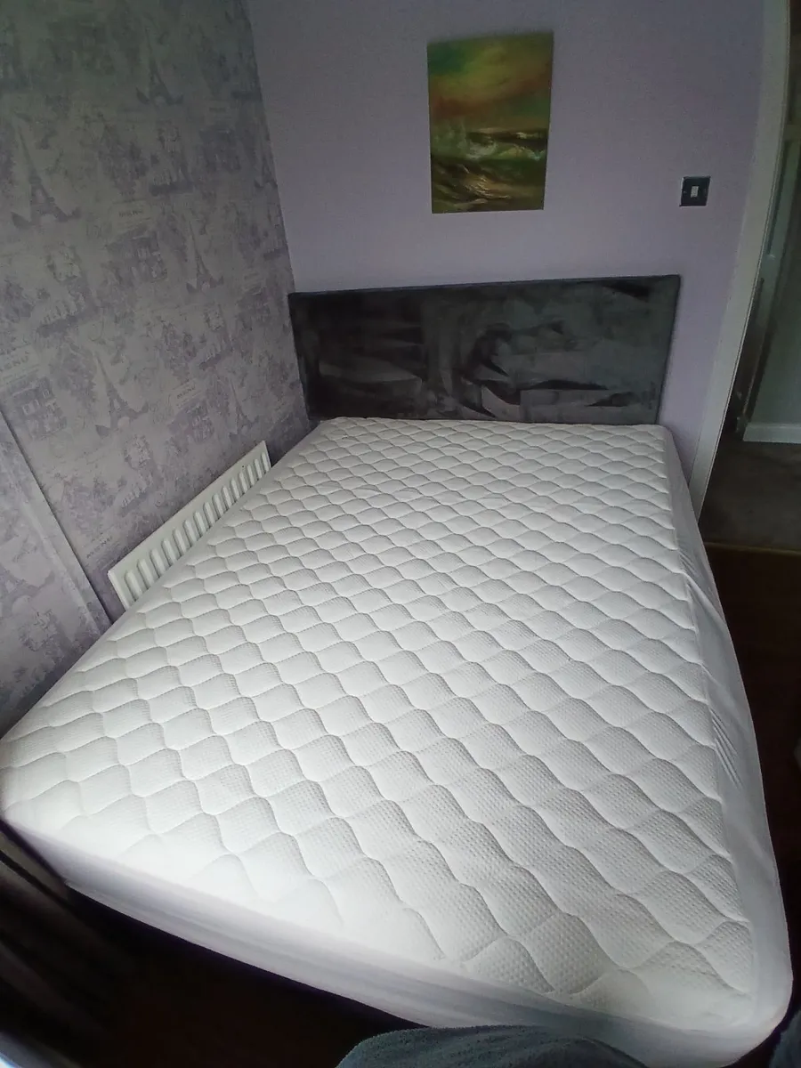 Bed - Image 2