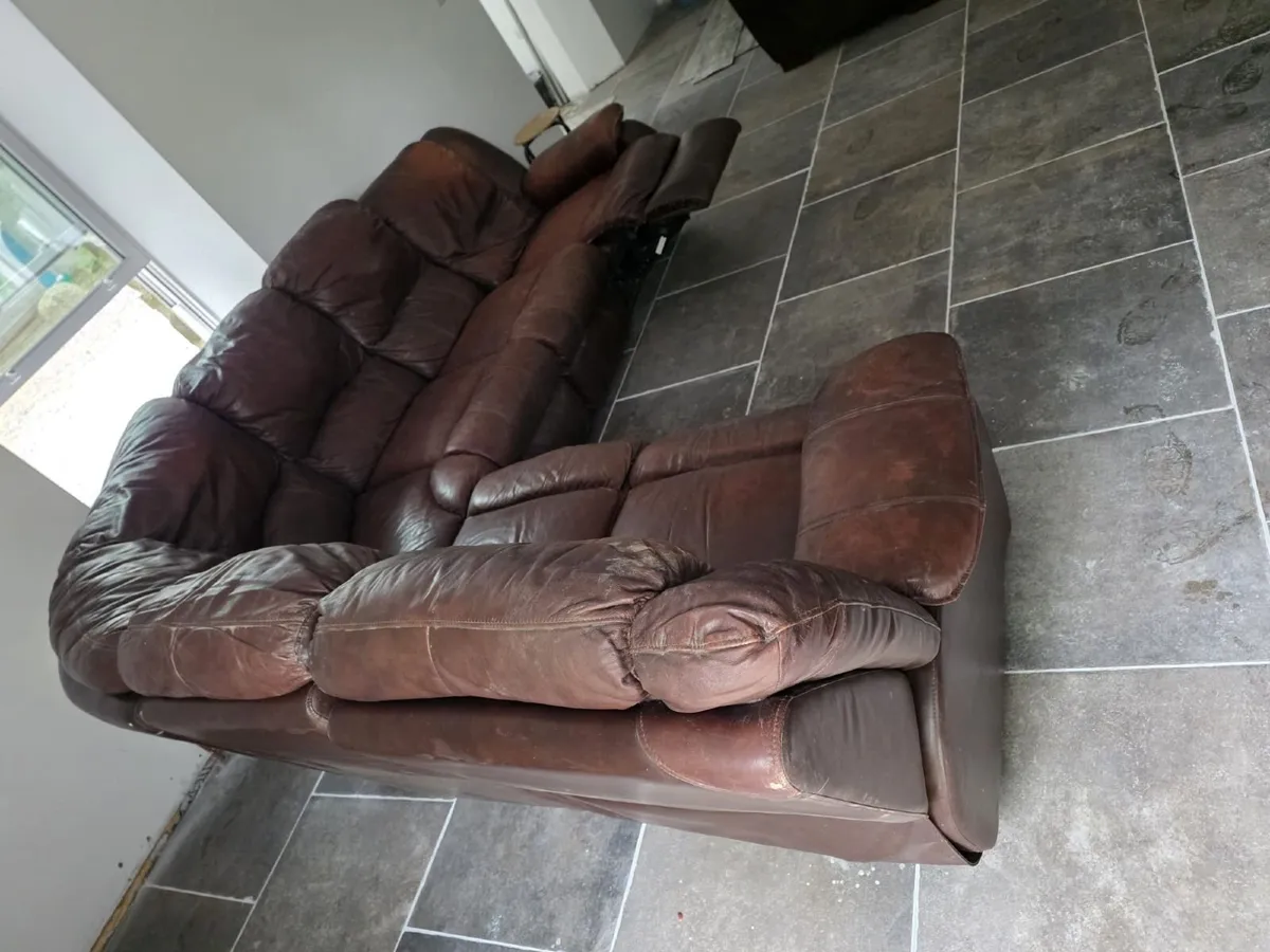 6 SEATER LEATHER CORNER  COUCH  2 ENDS RECLINE - Image 3