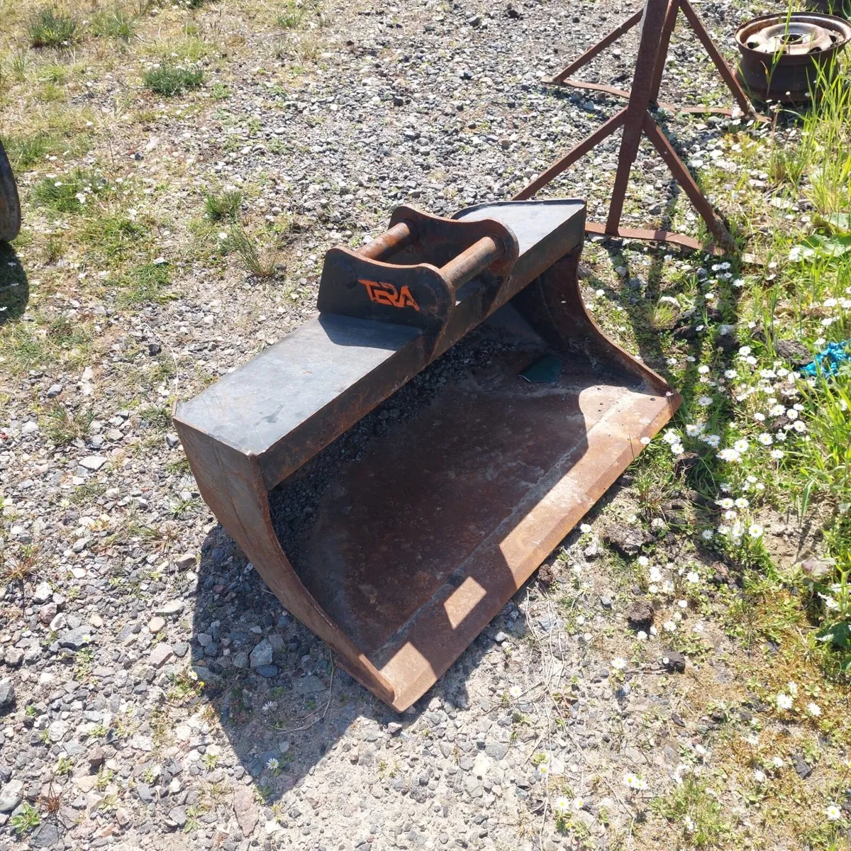 2x 40mm digger buckets - Image 1