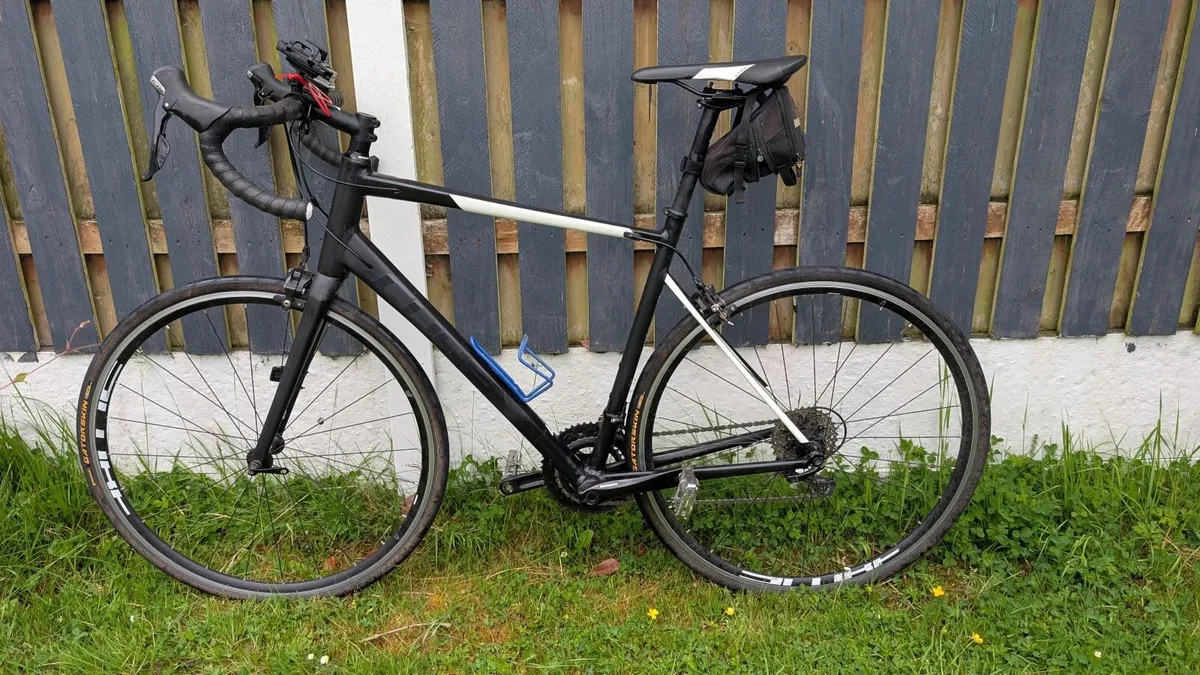 Cube Attain SL Mens Road Bike 58cm -Quick Sale - Image 1