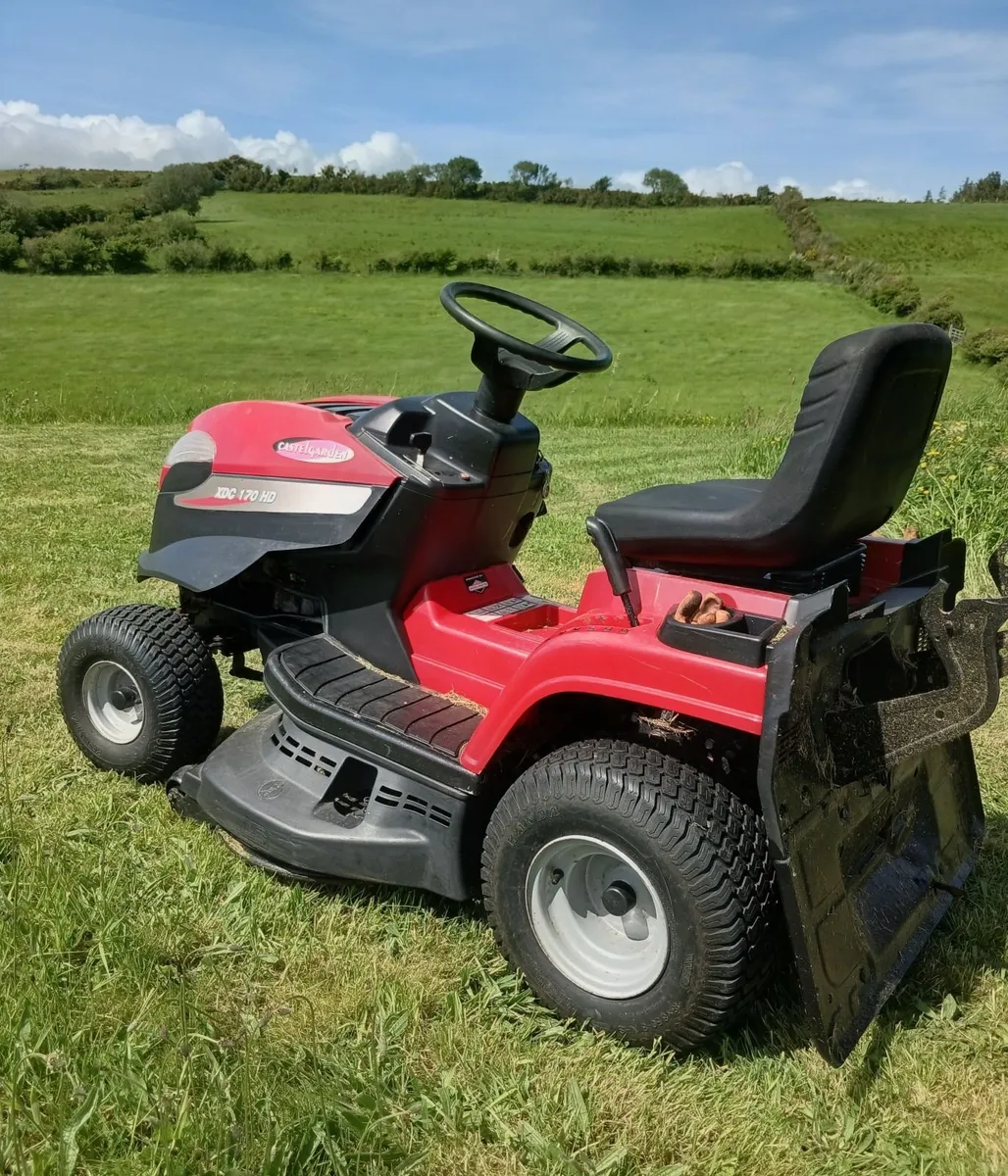 ​Castelgarden  98cm Hydrostatic Ride-On Lawnmower. - Image 3