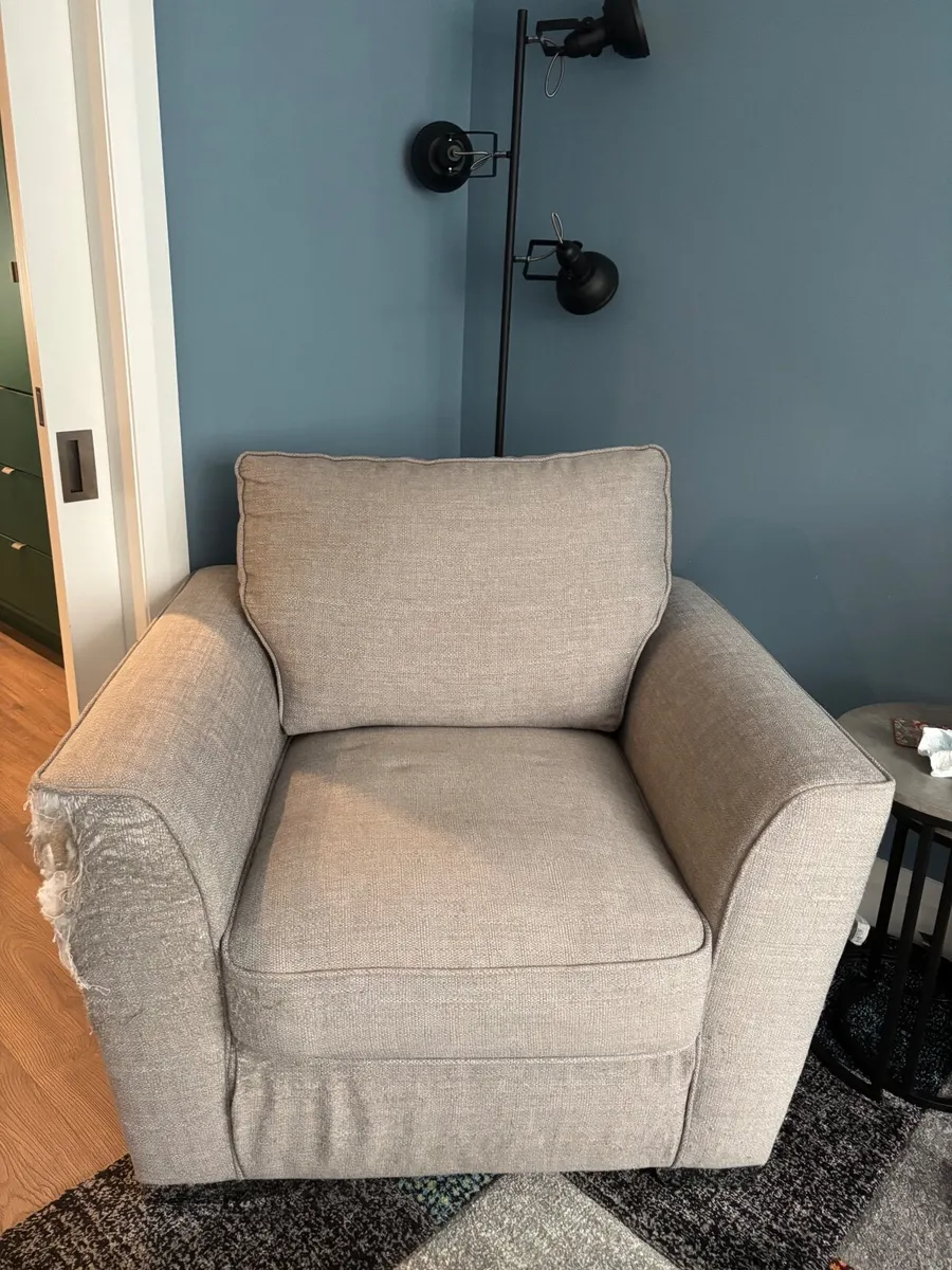 Armchair - Image 2