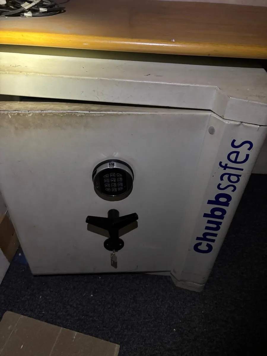 Safes multiple available - Image 3