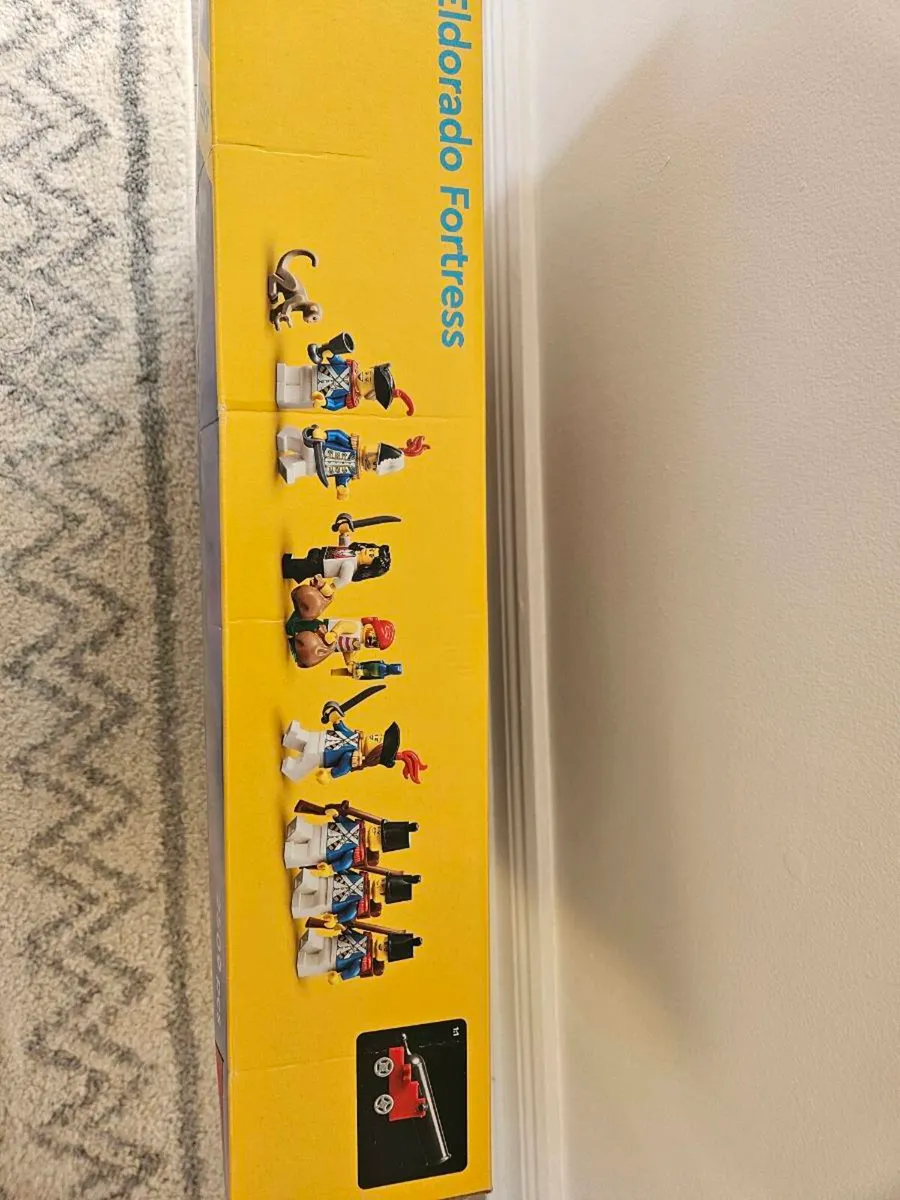 Lego 10320 Eldorado Fortress Brand New - Image 4