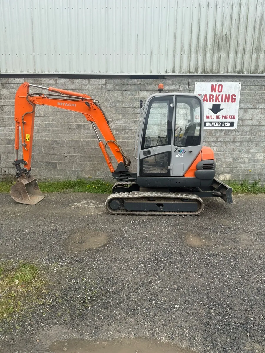 Hitachi Zaxis 30 - Image 1