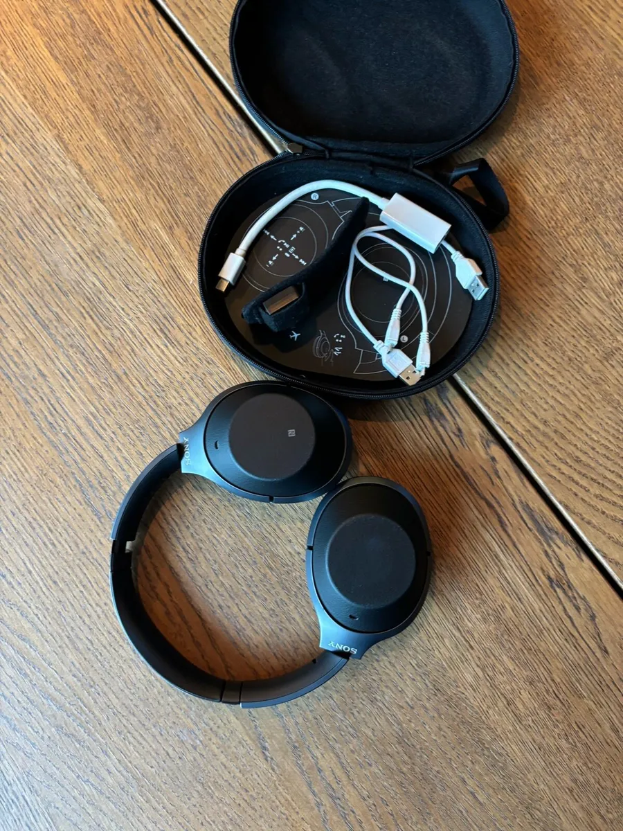 Sony headphones - Image 1