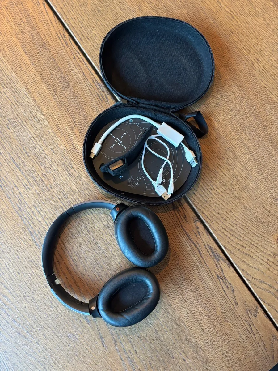 Sony headphones - Image 2