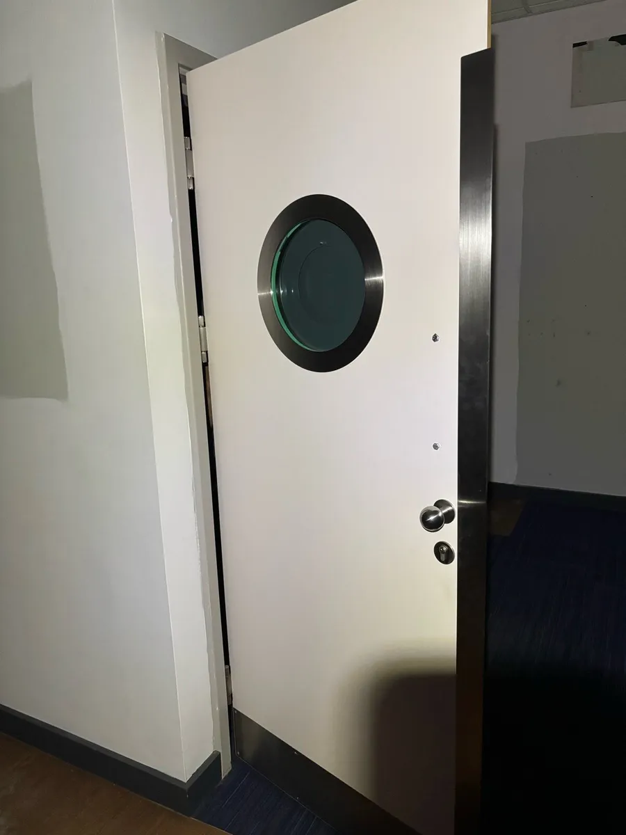 Metal frame doors - Image 2
