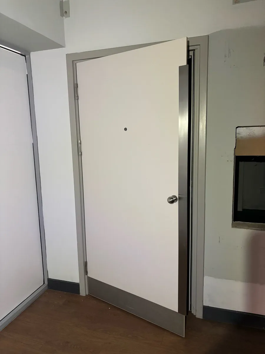 Metal frame doors - Image 3