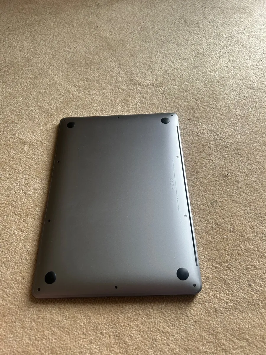 MacBook Air - Image 4