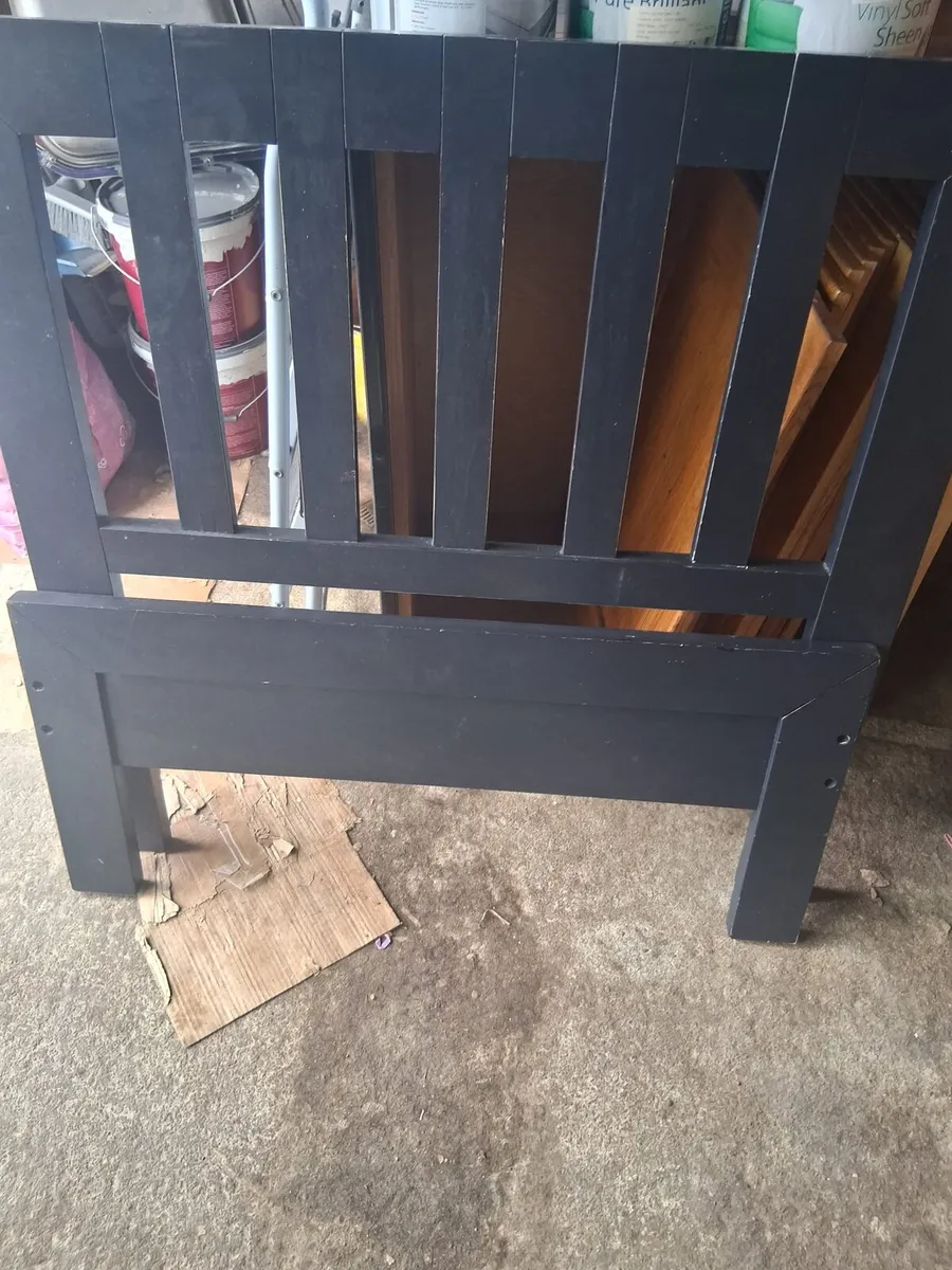 Single bed - Image 1