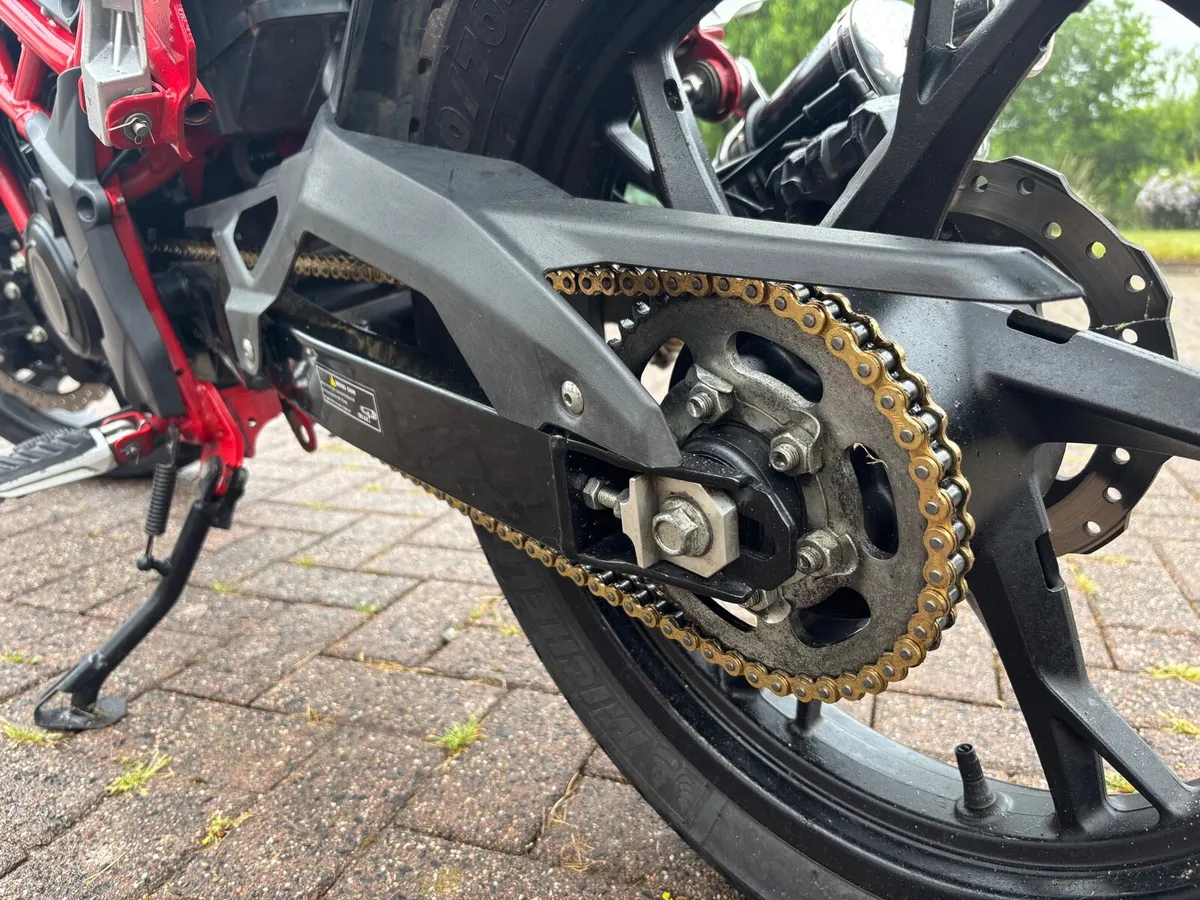 Benelli motorbike - Image 4