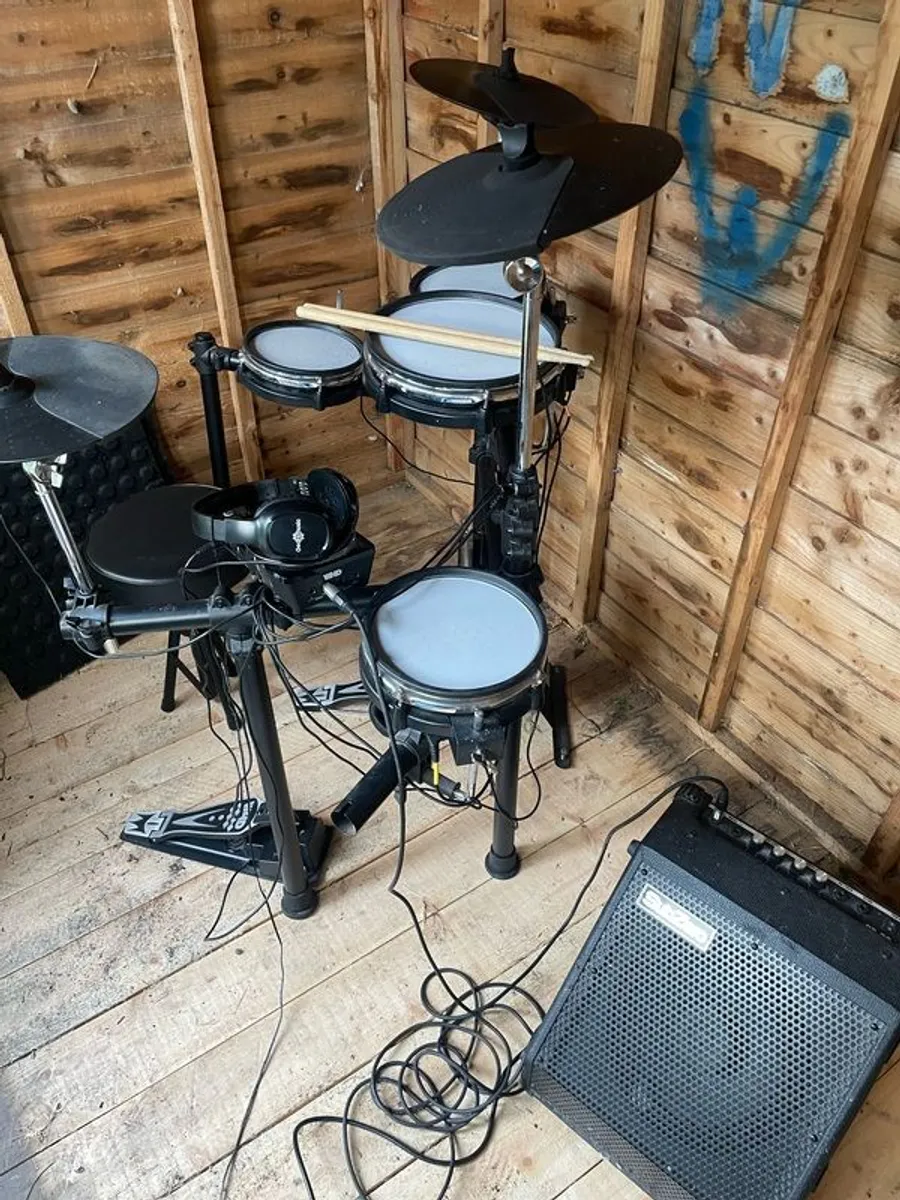 quick sale WHD 600-DX electronic drum kit and amplifier set - Image 2