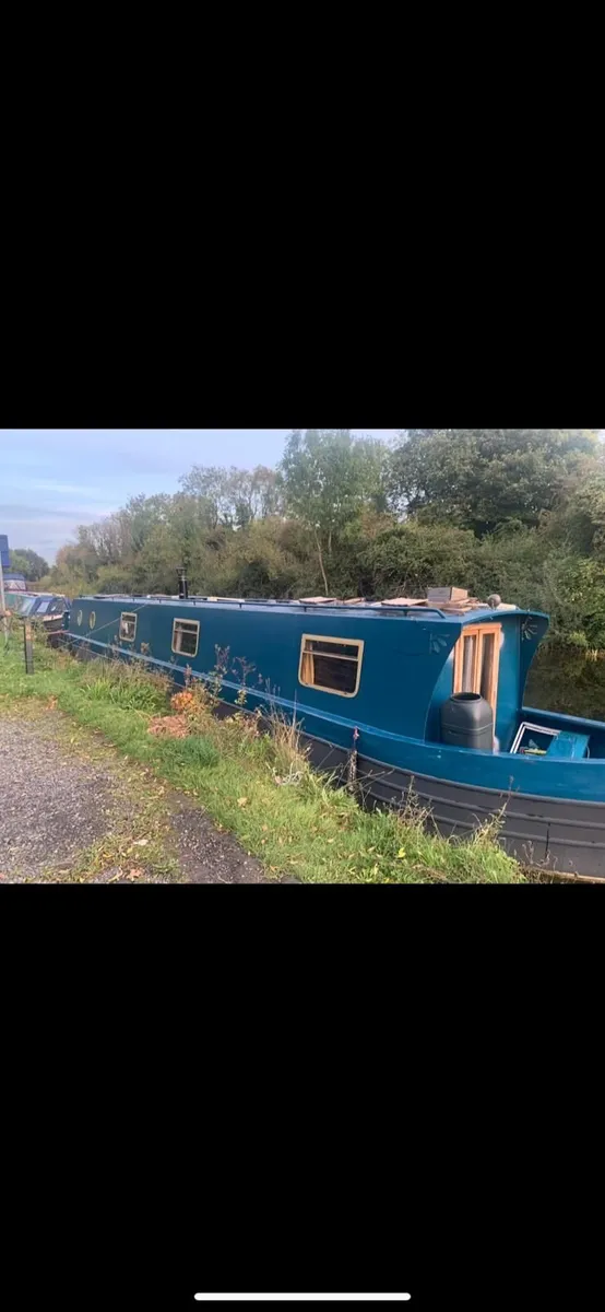 House Boat - Image 1