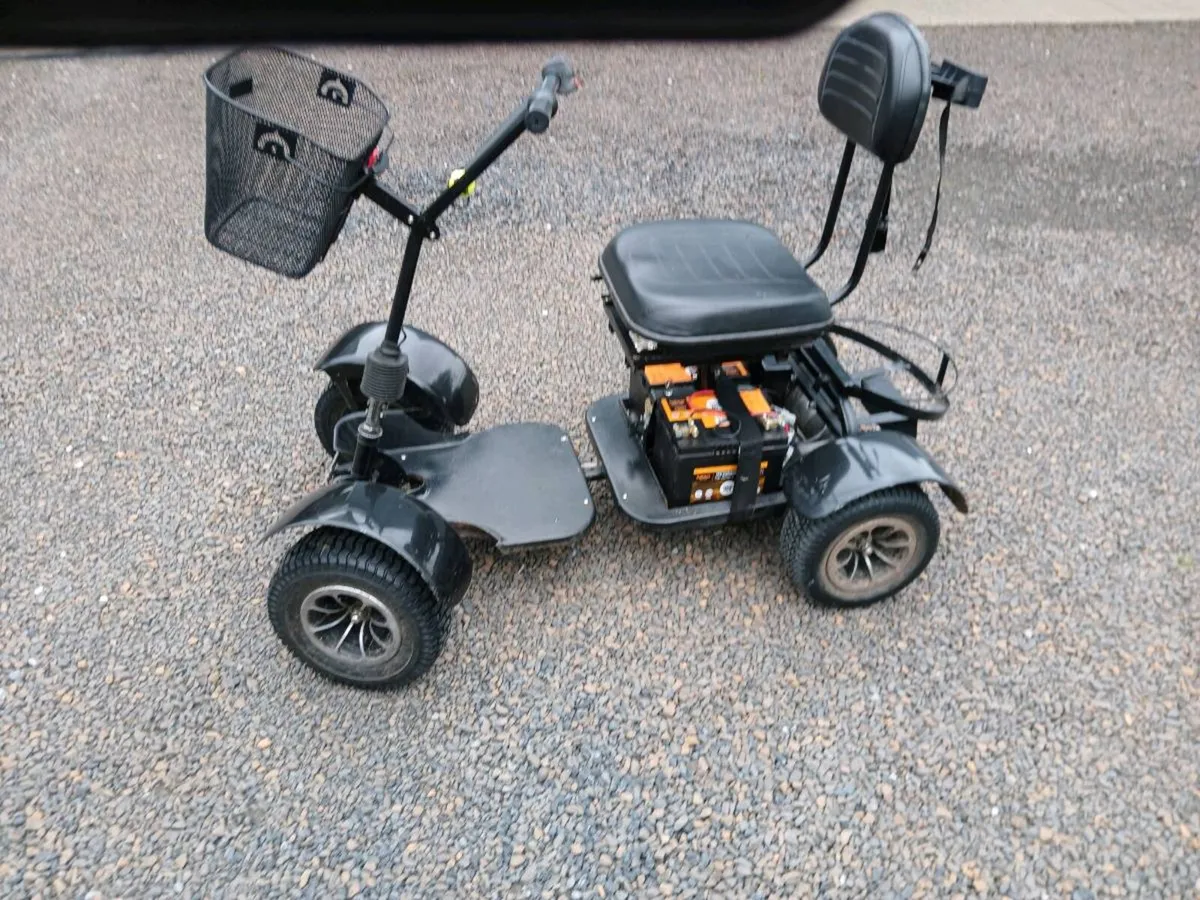 Golf buggy - Image 2
