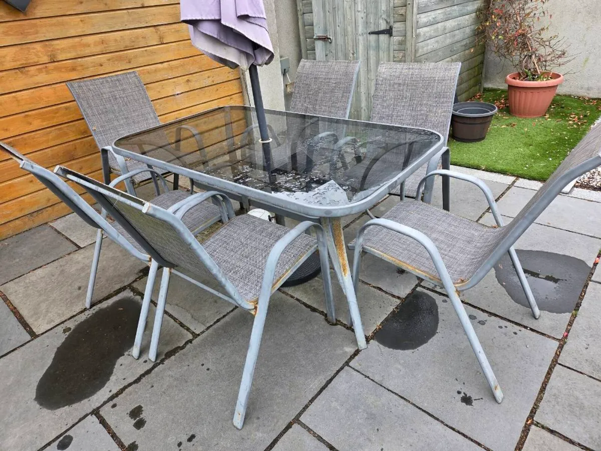 Garden table and chairs - Image 2