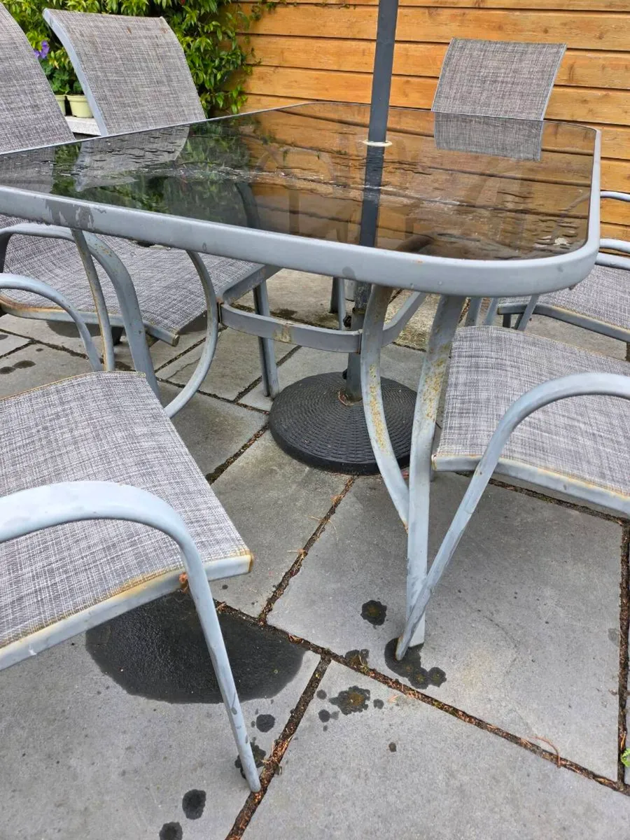 Garden table and chairs - Image 3