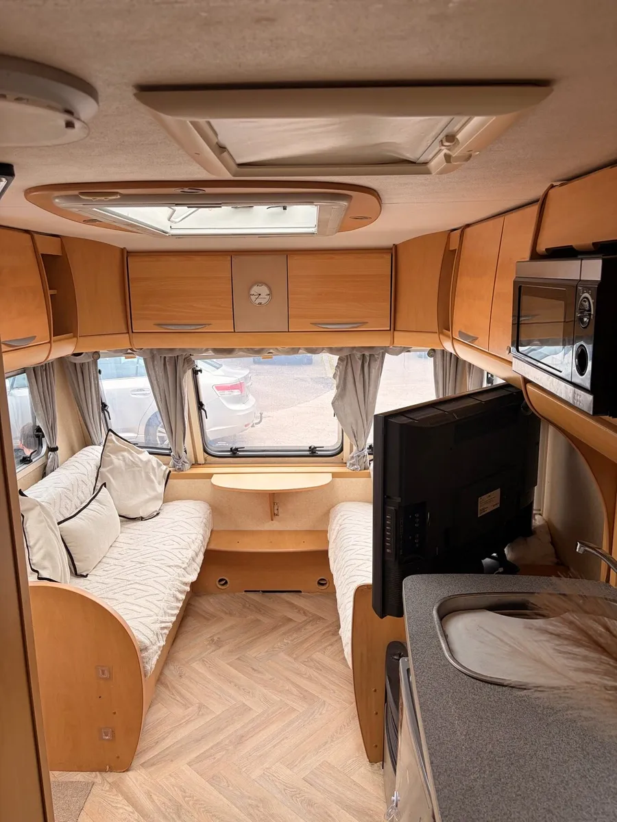 Caravan - Image 1