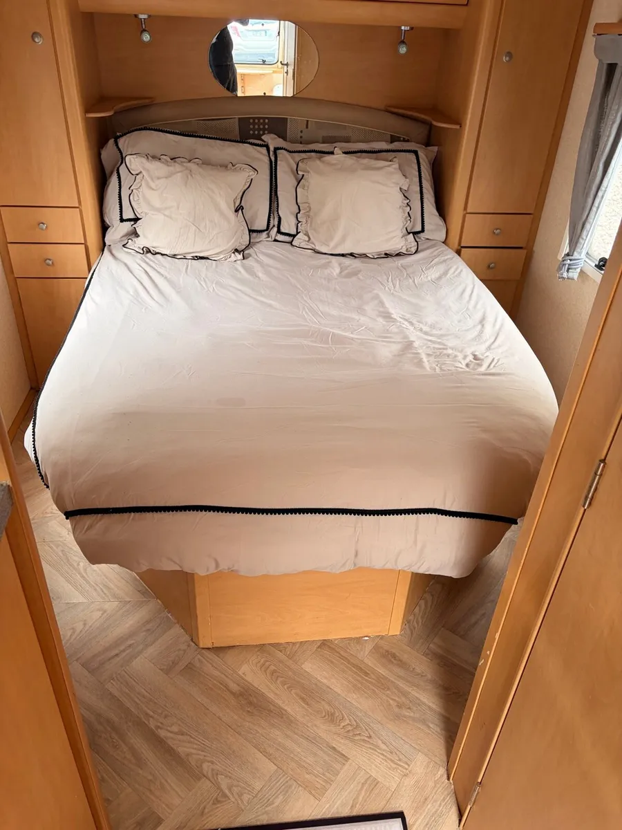 Caravan - Image 3