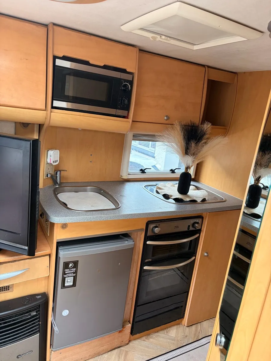 Caravan - Image 4