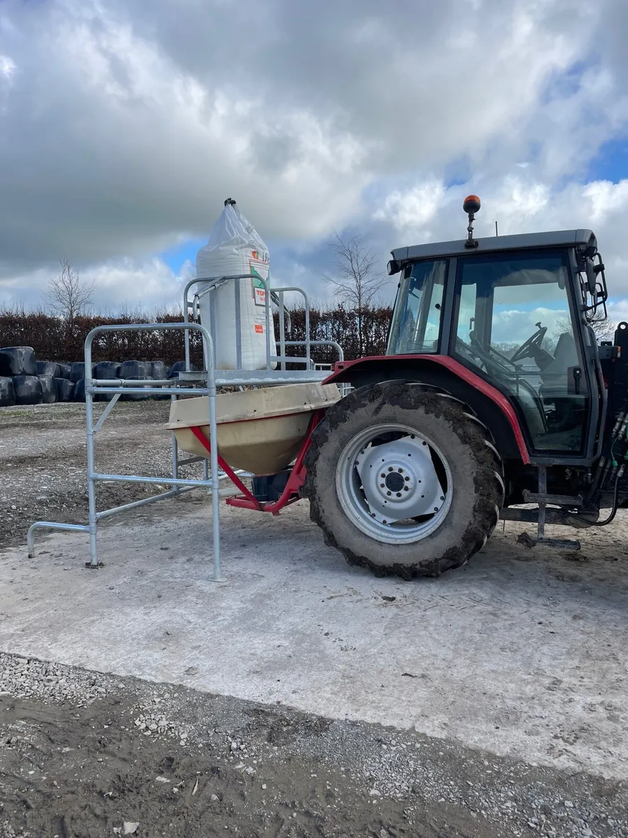 Fertiliser Stand - Image 1