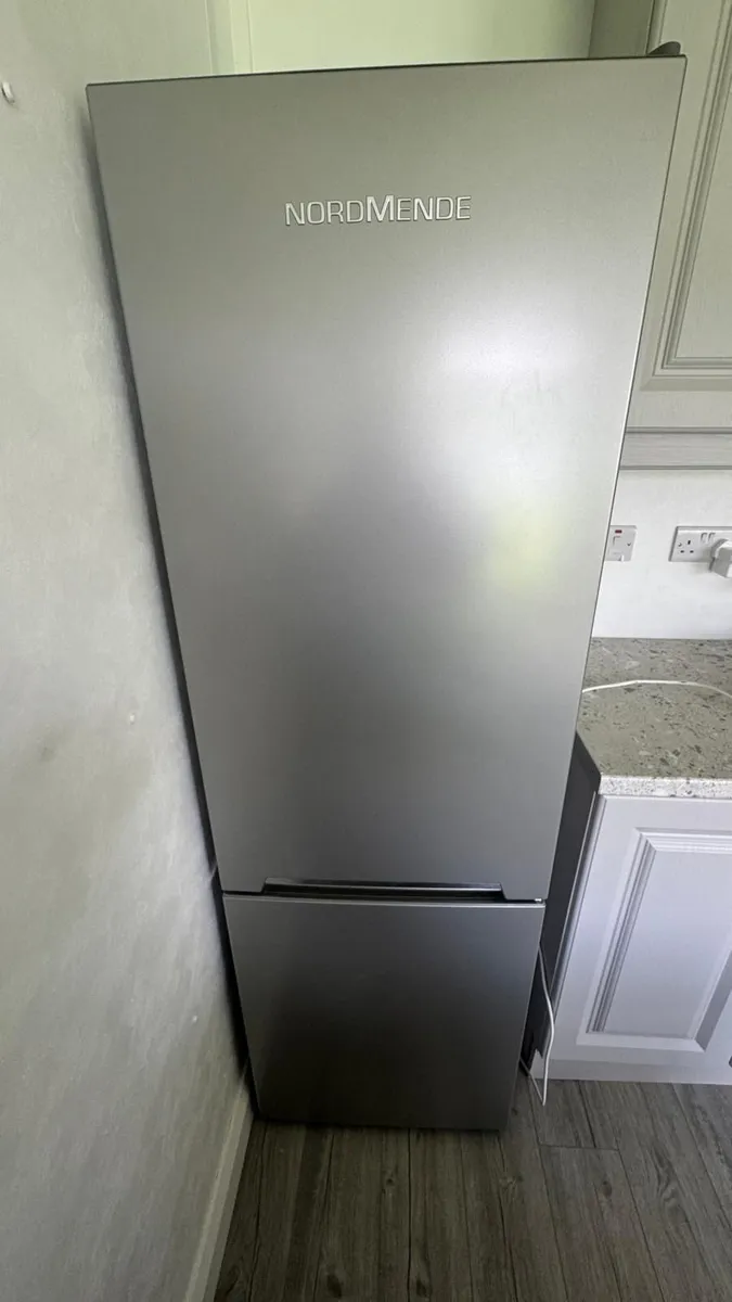 Nordmende Low Frost Fridge Freezer (54 x 170cm ) - Image 2