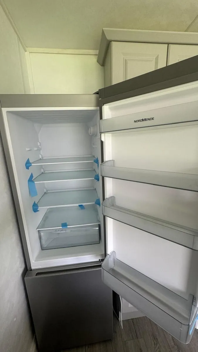 Nordmende Low Frost Fridge Freezer (54 x 170cm ) - Image 4