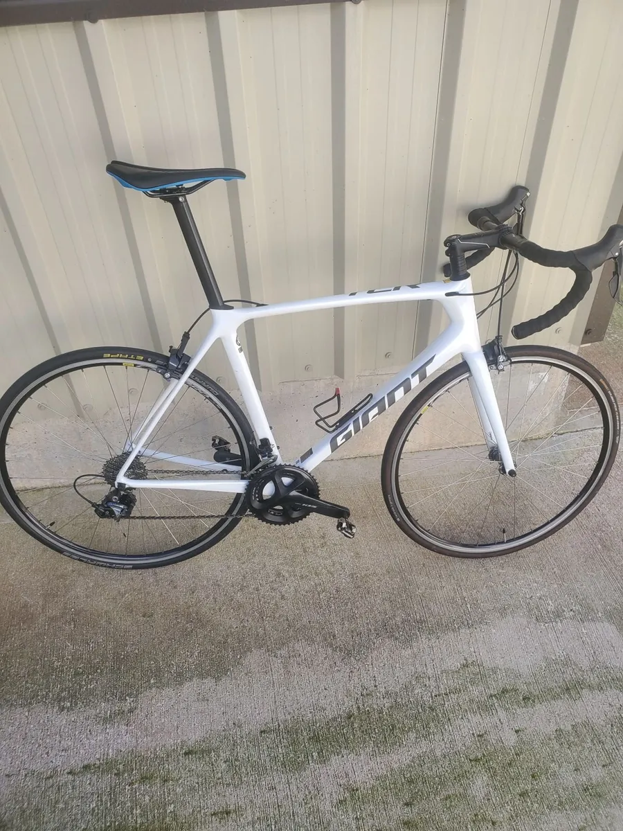 Giant TCR Advanced road bike - Image 1