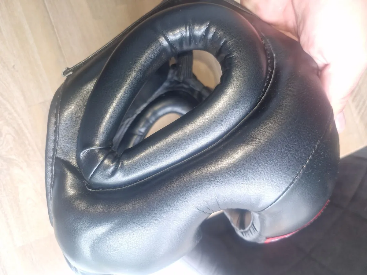Twins Black Sparring Headguard - Image 2