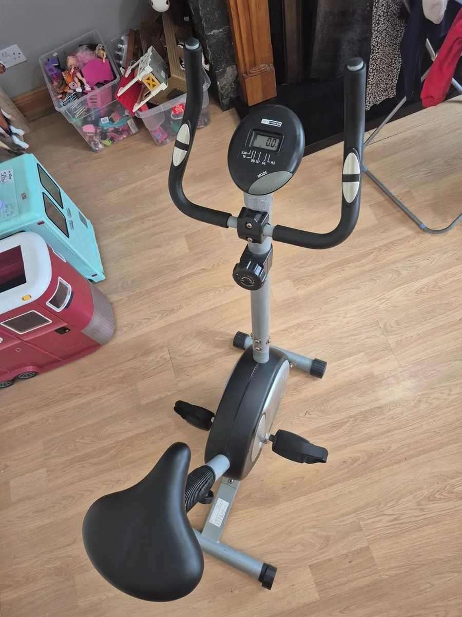 Pro-Fitness Exercise Bike - Image 2