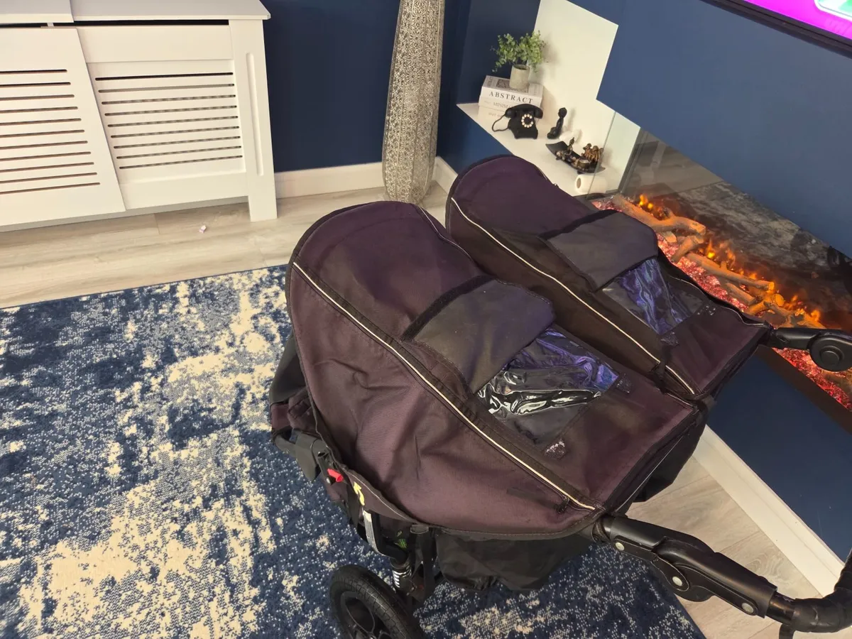 Out n about double buggy - Image 1