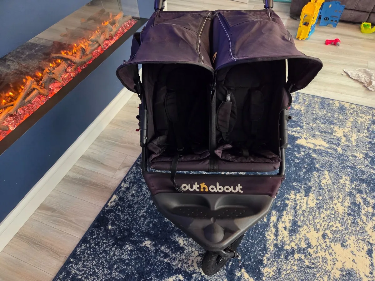 Out n about double buggy - Image 3