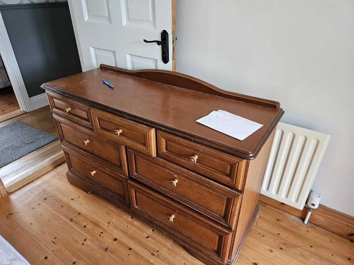 Walnut bedroom furniture - Image 2