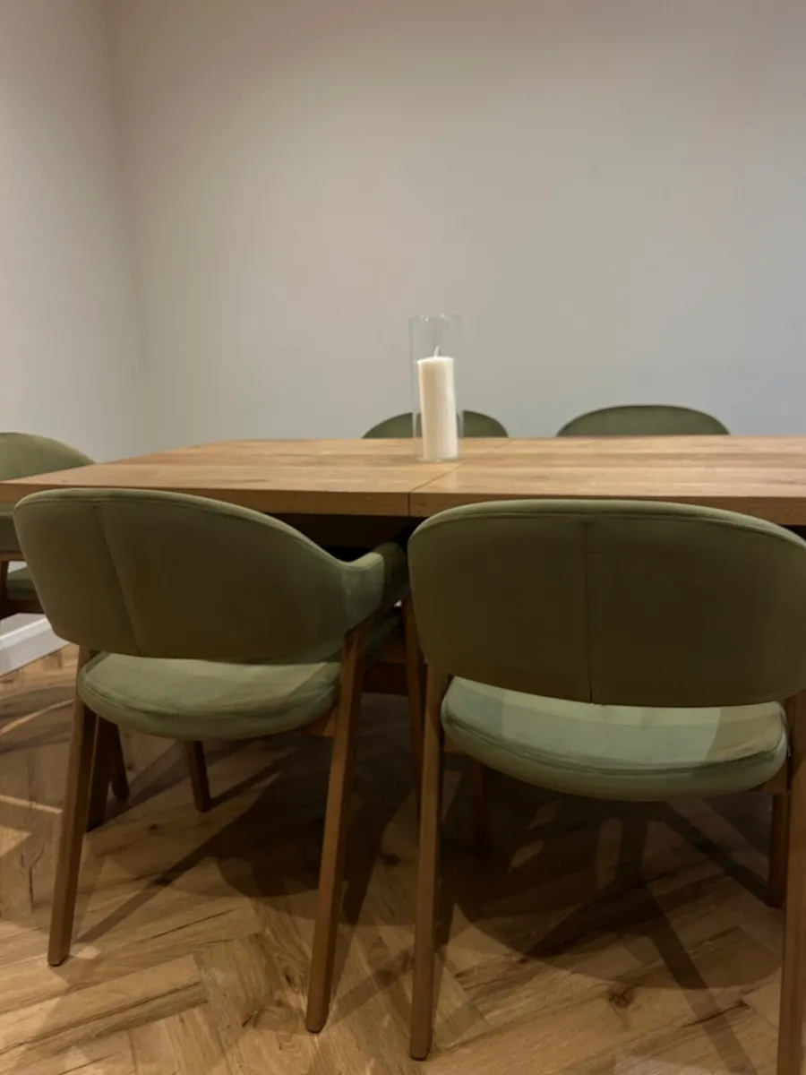 Extendable oak dining table, 6 olive green chairs - Image 4