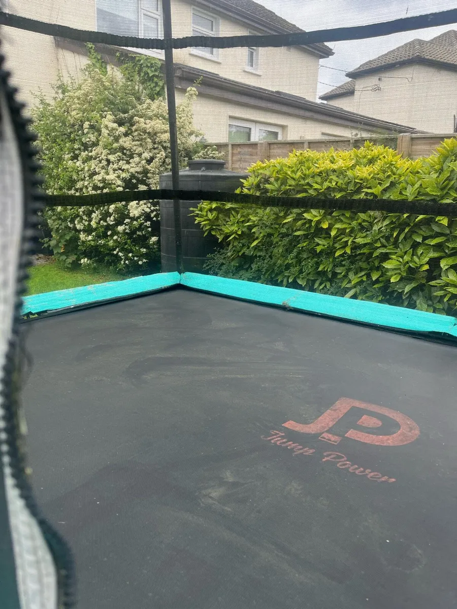 Trampoline 12ft x 8ft - Image 3