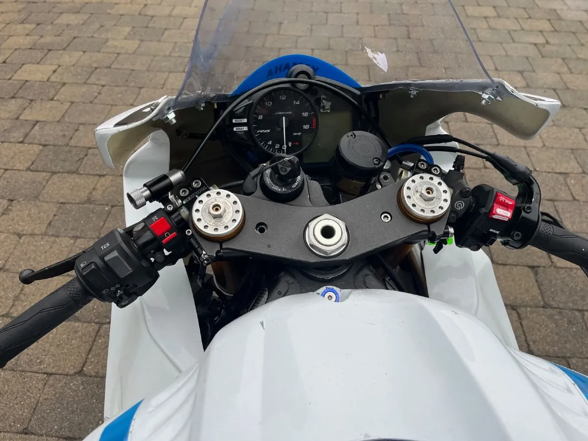 YAMAHA R6 Bn6 race track bike - Image 3
