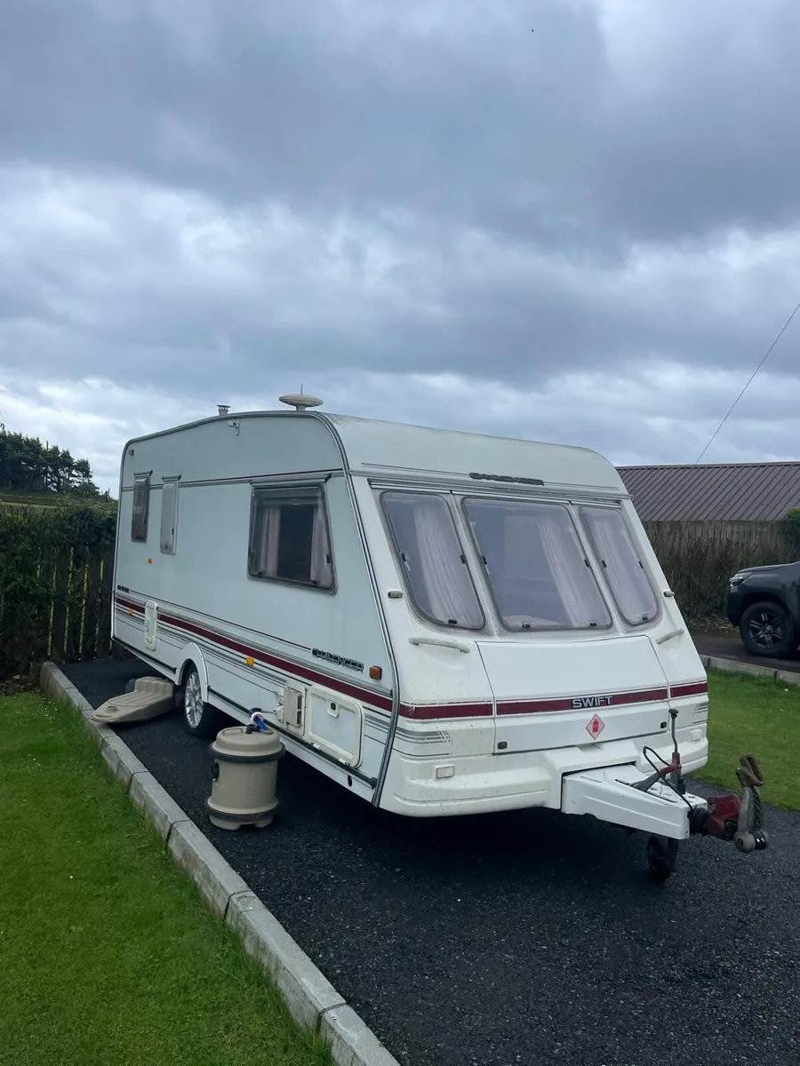 Swift 5/6 berth with Remote mover & Awning - Image 1